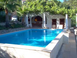 'Detached Bungalow with pool' - Photo one