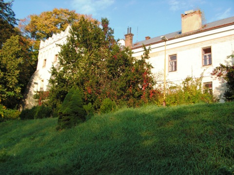 Enjoy this beautiful residence, not far from - Photo one